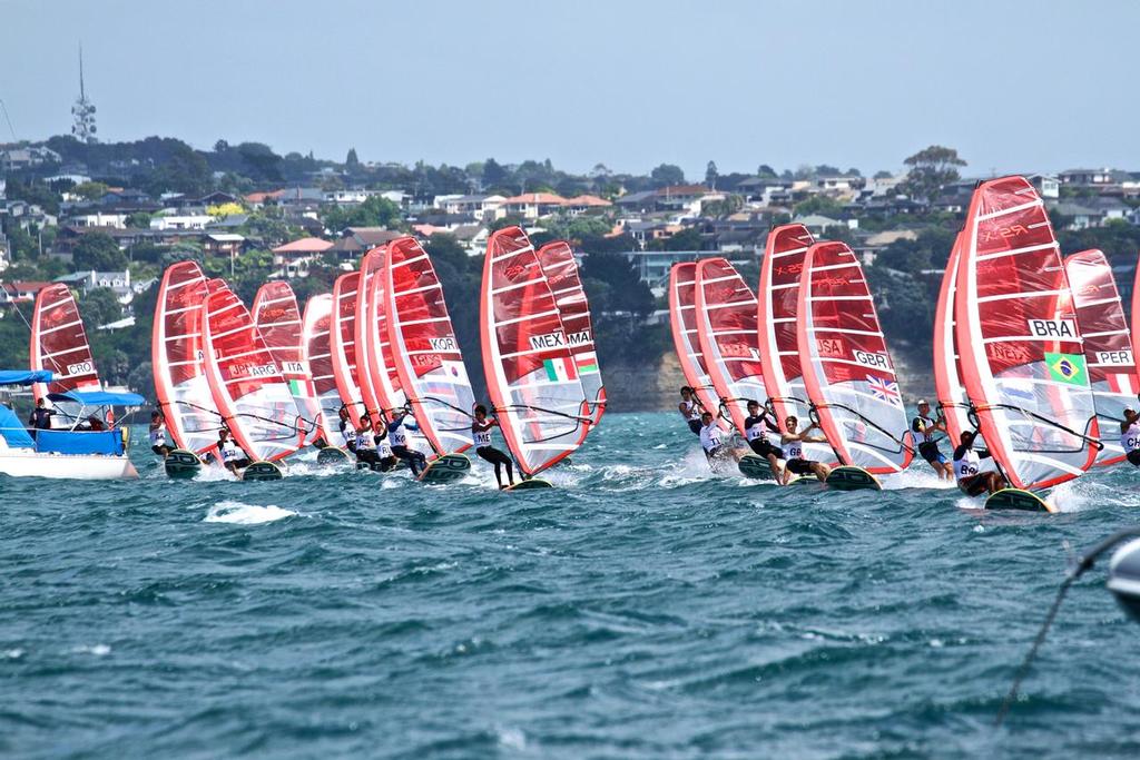 Mens RS:X start - Aon Youth Worlds 2016, Torbay, Auckland, New Zealand © Richard Gladwell www.photosport.co.nz